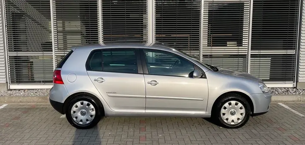 Gebraucht VW Golf VI United 102 PS (75 kW) 2008 Silber Kleinwagen