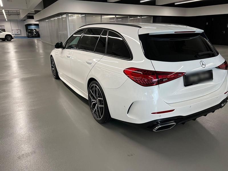 Weiß Gebraucht 2021 Mercedes C220 Kombi | 31.000 € (Etwas zu teuer) - Bild 1/4