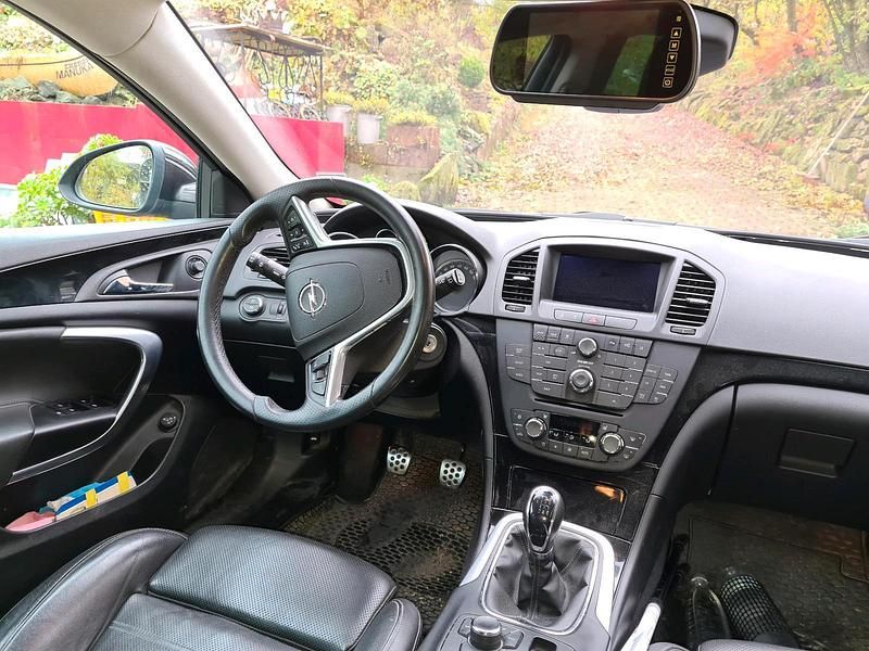 Braun Gebraucht 2010 Opel Insignia Kombi | 5.500 € (Fairer Preis) - Bild 1/2