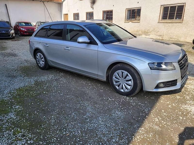 Gebraucht Audi A4 Attraction 160 PS (117 kW) 2008 Eissilber metallic Kombi