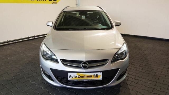 Gebraucht Opel Astra Edition 110 PS (80 kW) 2014 Silber metallic Kombi
