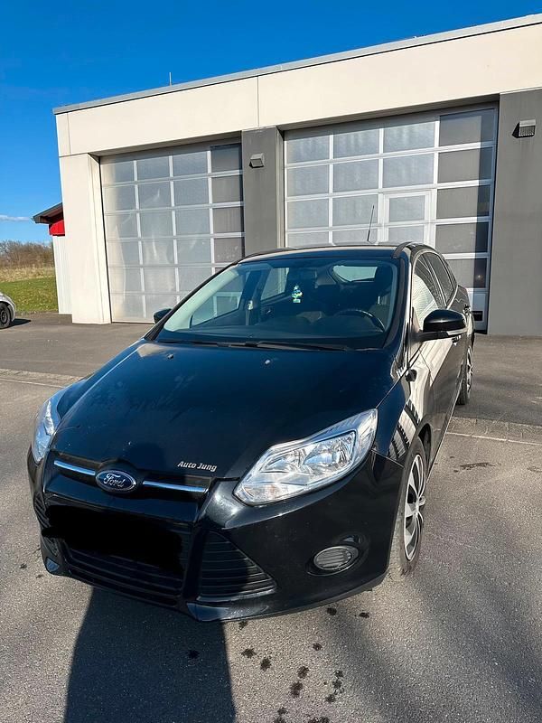 Gebraucht Ford Focus 101 PS (74 kW) 2013 Schwarz Limousine