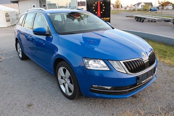 Blau Gebraucht 2020 Skoda Octavia Limousine | 11.900 € (Guter Preis) - Bild 1/4