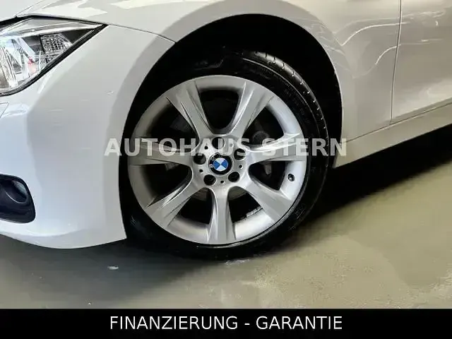 Gebraucht BMW 335 Comfort Edition 306 PS (225 kW) 2013 Alpinweiss iii Limousine