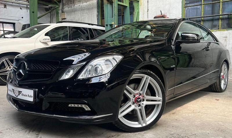 Gebraucht Mercedes E350 292 PS (214 kW) 2010 Schwarz Coupé