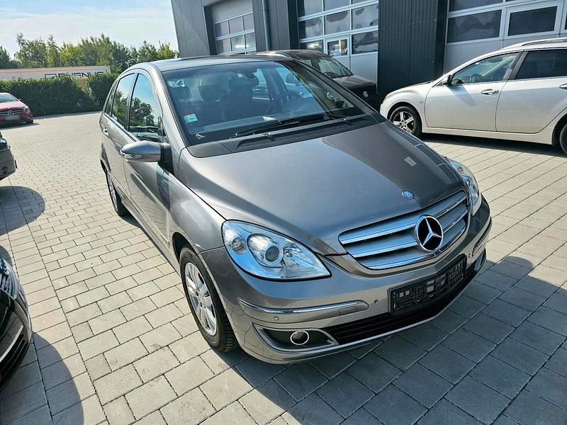 Gebraucht Mercedes B170 120 PS (88 kW) 2006 Grau Van / Kleinbus