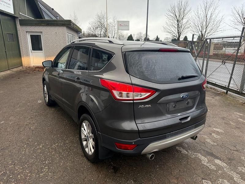 Gebraucht Ford Kuga Titanium 150 PS (110 kW) 2016 Grau SUV