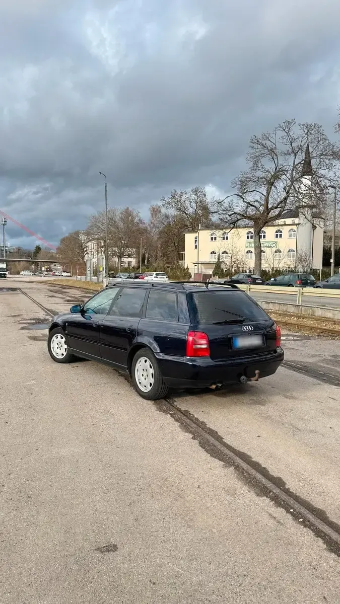 Gebraucht Audi A4 150 PS (110 kW) 1997 Blau Kombi