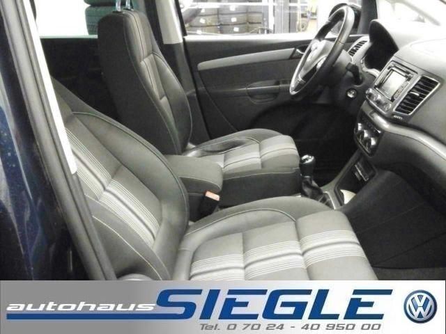 Gebraucht VW Sharan Match 140 PS (102 kW) 2012 Blau metallic Van / Kleinbus
