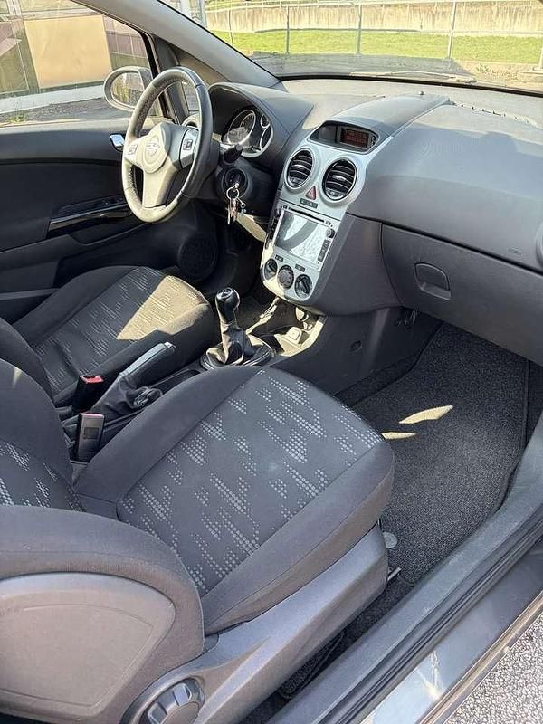 Gebraucht Opel Corsa Satellite 87 PS (63 kW) 2011 Kleinwagen