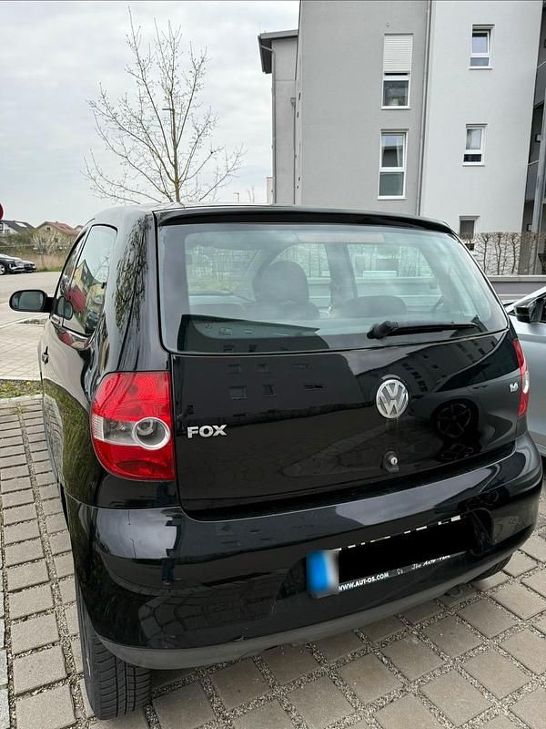 Second-hand VW Fox 75 CP (55 kW) 2006 Negru Hatchback
