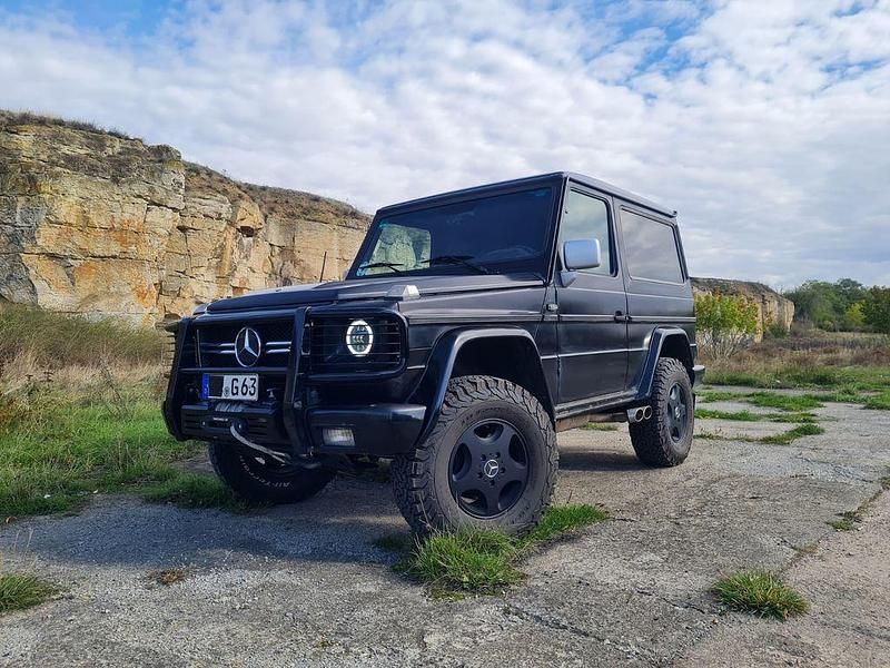 Schwarz Gebraucht 1995 Mercedes G320 SUV | 45.000 € - Bild 1/4