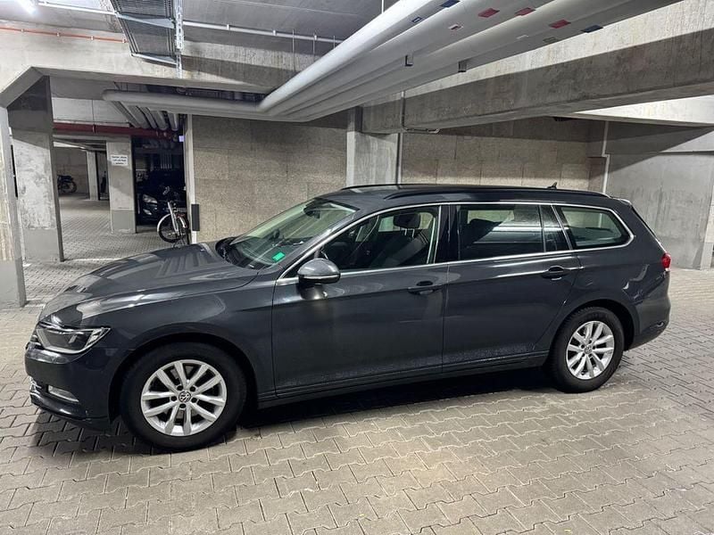 Gebraucht VW Passat Comfortline 150 PS (110 kW) 2017 Grau Kombi