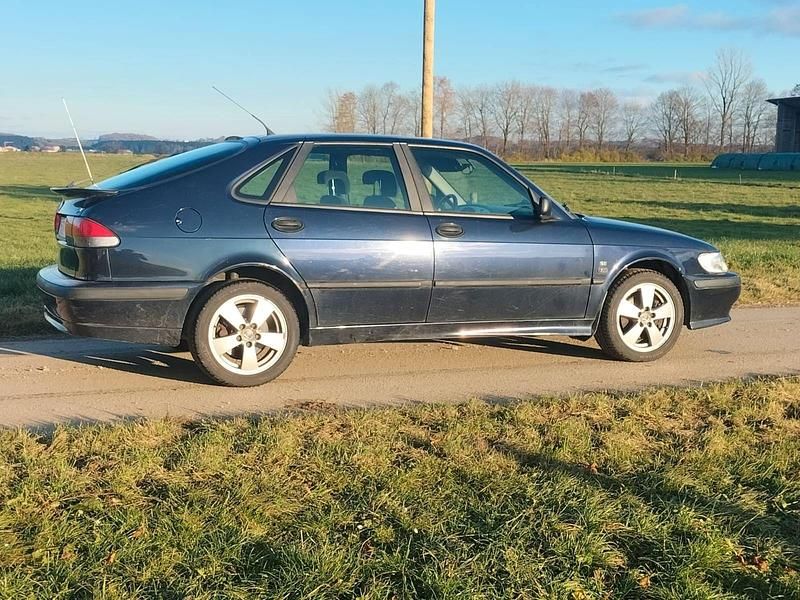 Blau Gebraucht 2002 Saab 9-3 Coupé | 1.550 € - Bild 1/4