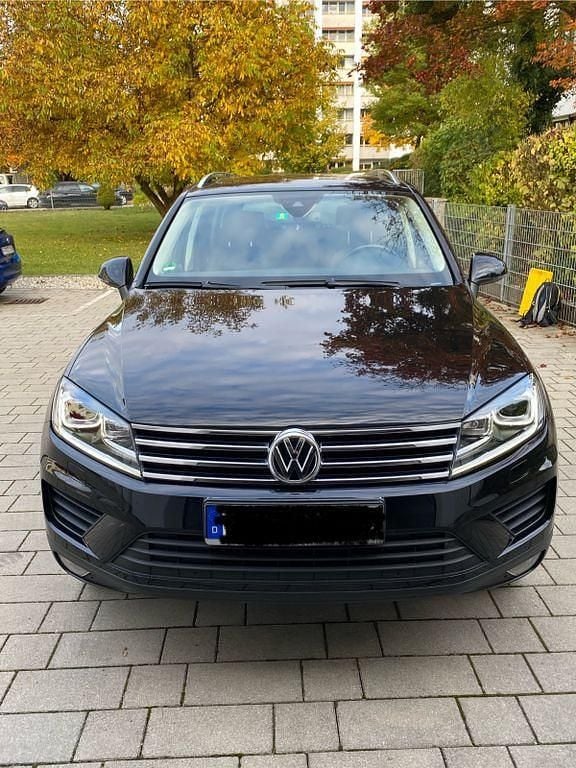Schwarz Gebraucht 2015 VW Touareg SUV | 18.900 € (Superpreis) - Bild 1/4