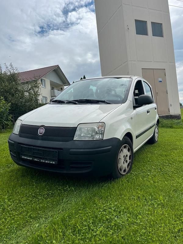 Weiß Gebraucht 2011 Fiat Panda Kleinwagen | 1.500 € (Fairer Preis) - Bild 1/4