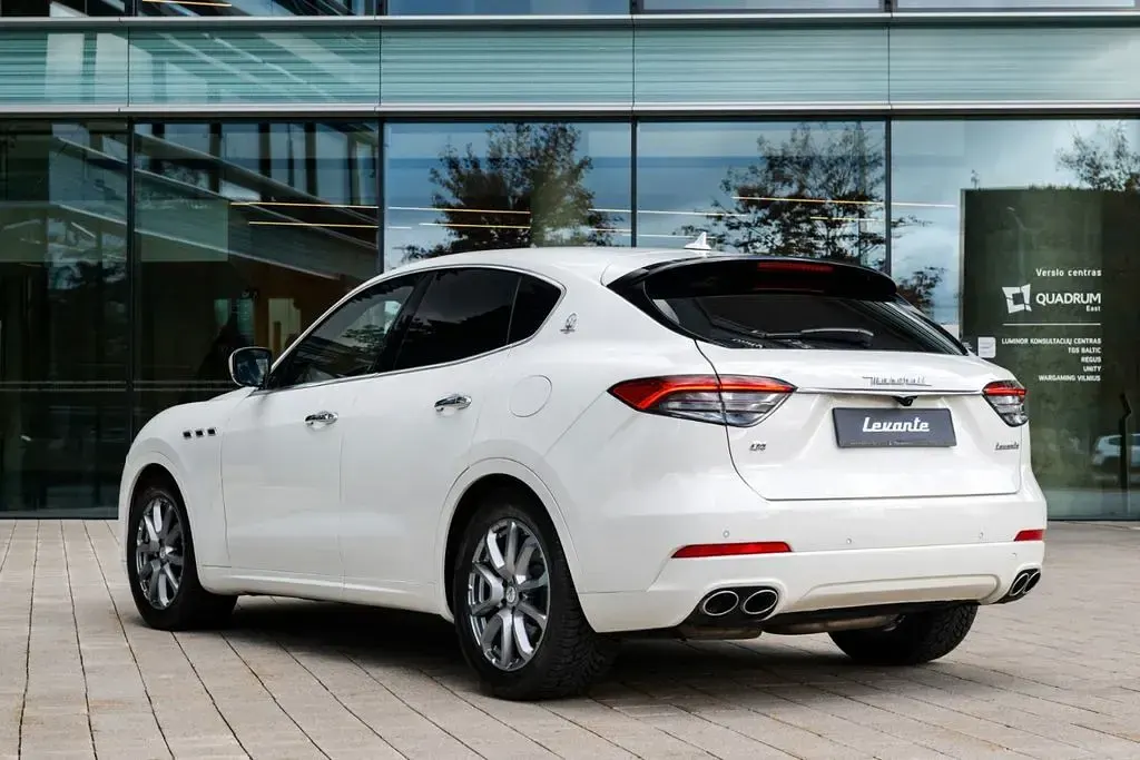 Gebraucht Maserati Levante 349 PS (256 kW) 2022 Weiß SUV