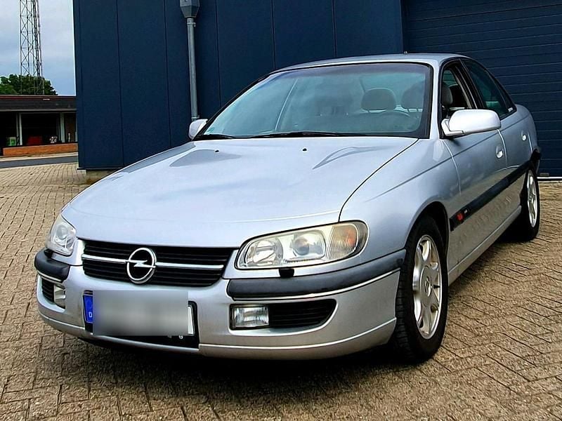 Silber Gebraucht 1998 Opel Omega Limousine | 3.850 € (Fairer Preis) - Bild 1/4