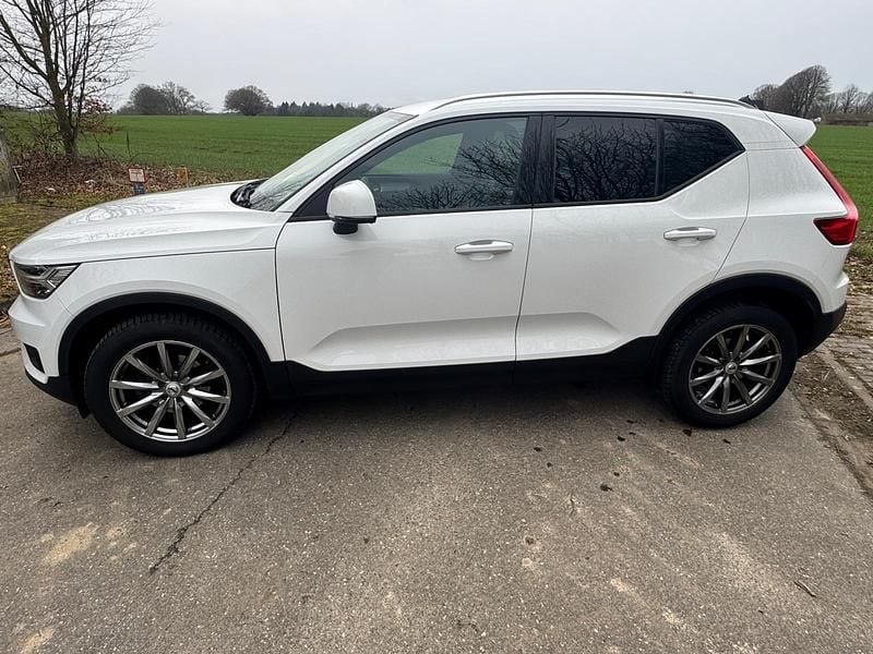 Gebraucht Volvo XC40 149 PS (109 kW) 2019 Weiß SUV