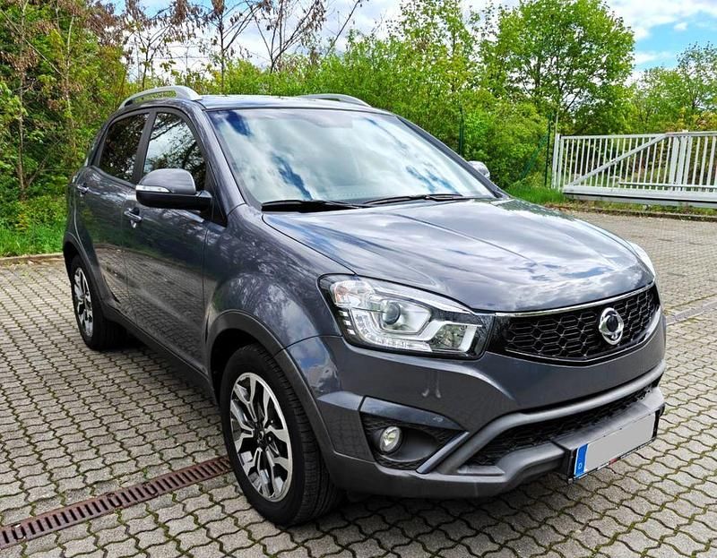 Gebraucht SsangYong Korando Sapphire 178 PS (130 kW) 2016 Grau SUV