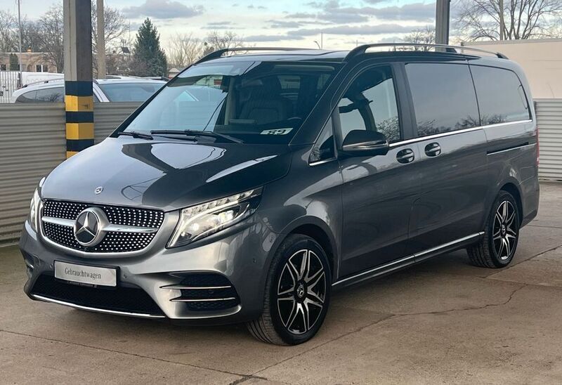 Selenitgrau metallic Gebraucht 2019 Mercedes V300 AMG line Van / Kleinbus | 51.999 € (Fairer Preis) - Bild 1/4