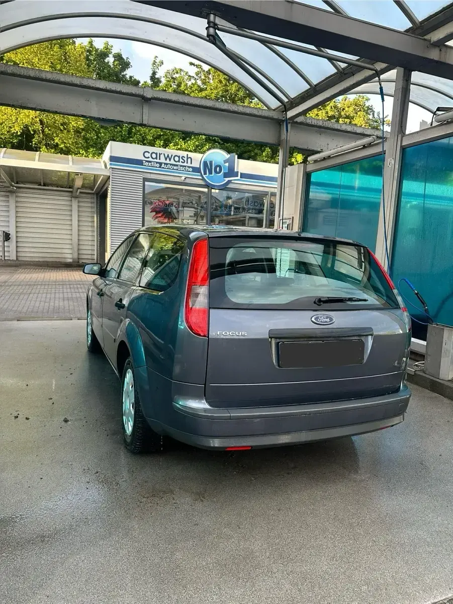 Gebraucht Ford Focus 101 PS (74 kW) 2005 Grau Kombi