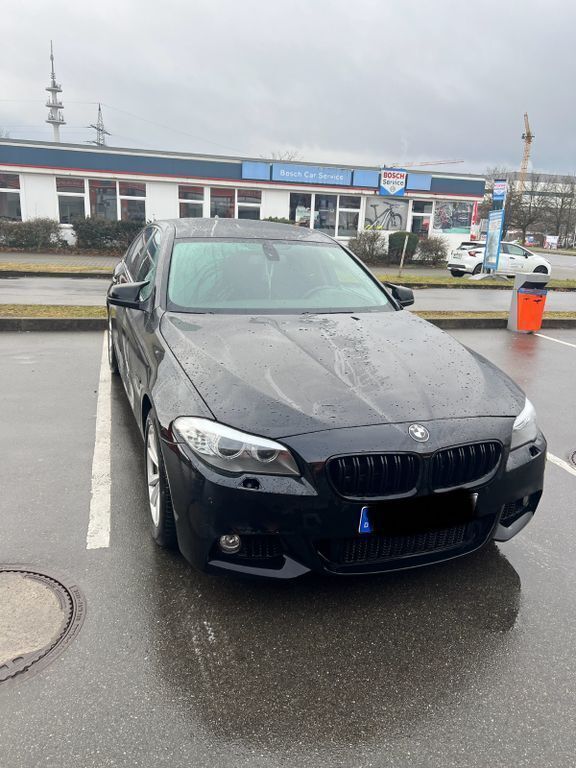 Schwarz Gebraucht 2011 BMW 530 M Sport Limousine | 11.800 € (Fairer Preis) - Bild 1/4