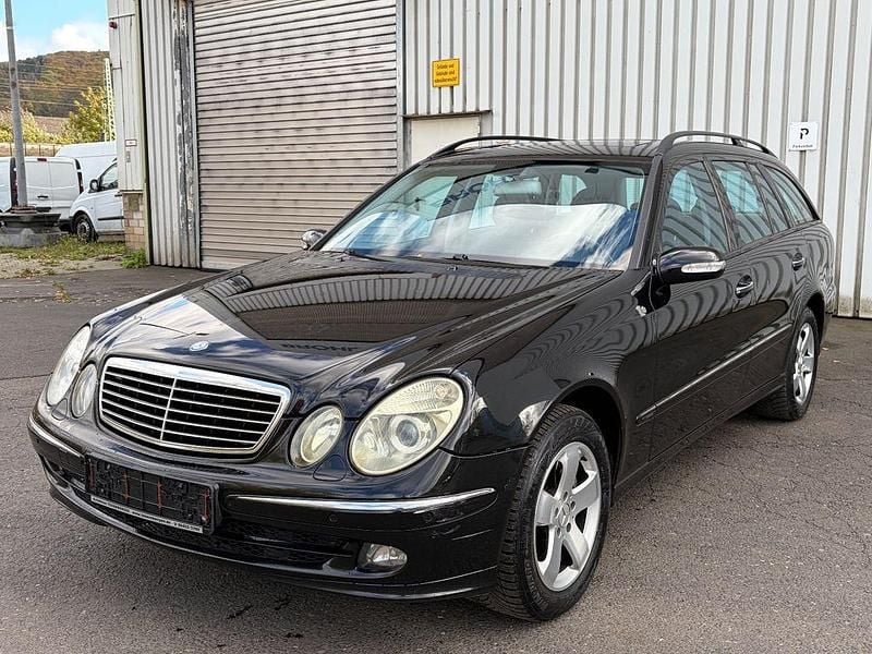 Schwarz Gebraucht 2005 Mercedes E320 Kombi | 2.390 € (Superpreis) - Bild 1/4