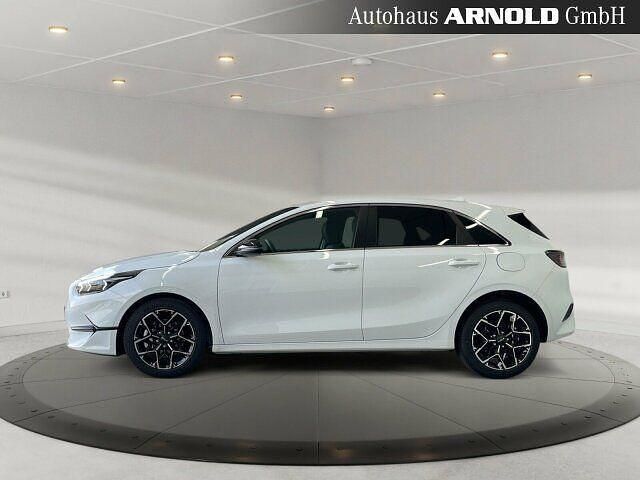 Gebraucht Kia Ceed 101 PS (74 kW) 2024 Carraraweiß Kleinwagen