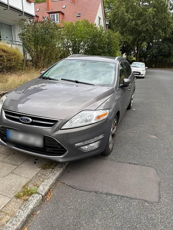 Gebraucht Ford Mondeo Titanium 140 PS (102 kW) 2014 Grau Kombi