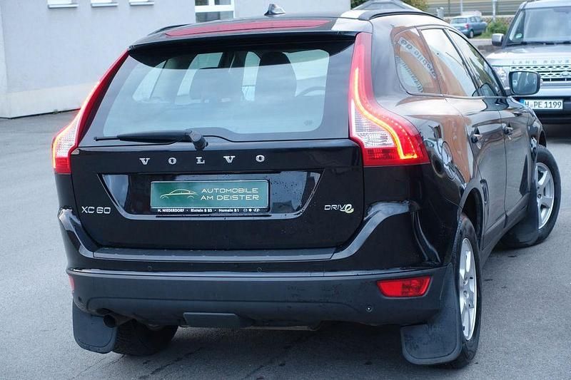 Gebraucht Volvo XC60 Kinetic 163 PS (119 kW) 2011 Black stone SUV