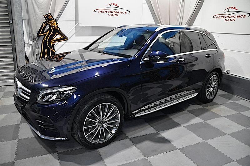 Blau Gebraucht 2019 Mercedes GLC300 AMG line SUV | 31.999 € (Fairer Preis) - Bild 1/4