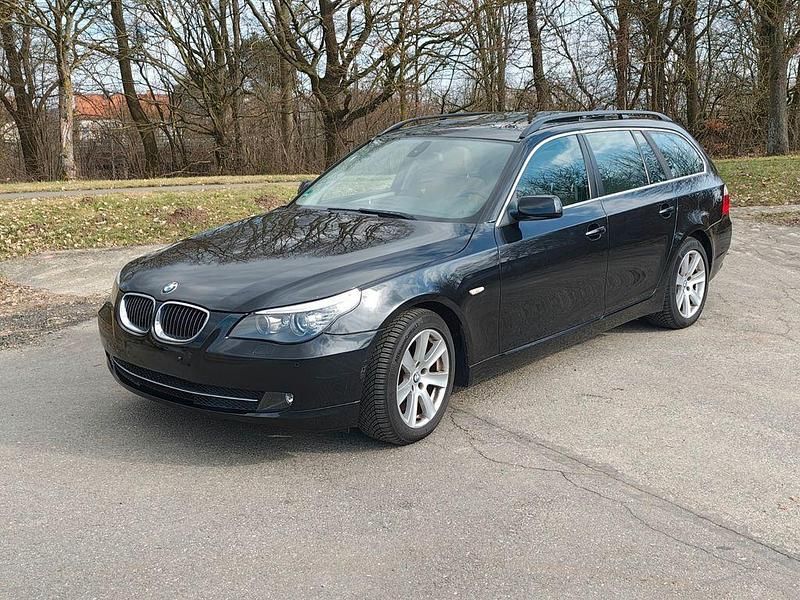 Gebraucht BMW 523 Advantage 190 PS (139 kW) 2009 Schwarz Kombi
