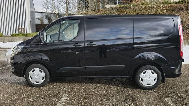 Second-hand Ford Transit Custom 170 CP (125 kW) 2018 Negru Monovolum
