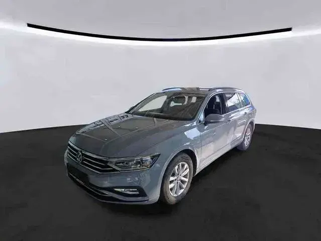 Gebraucht VW Passat Business 150 PS (110 kW) 2022 Mondsteingrau Kombi