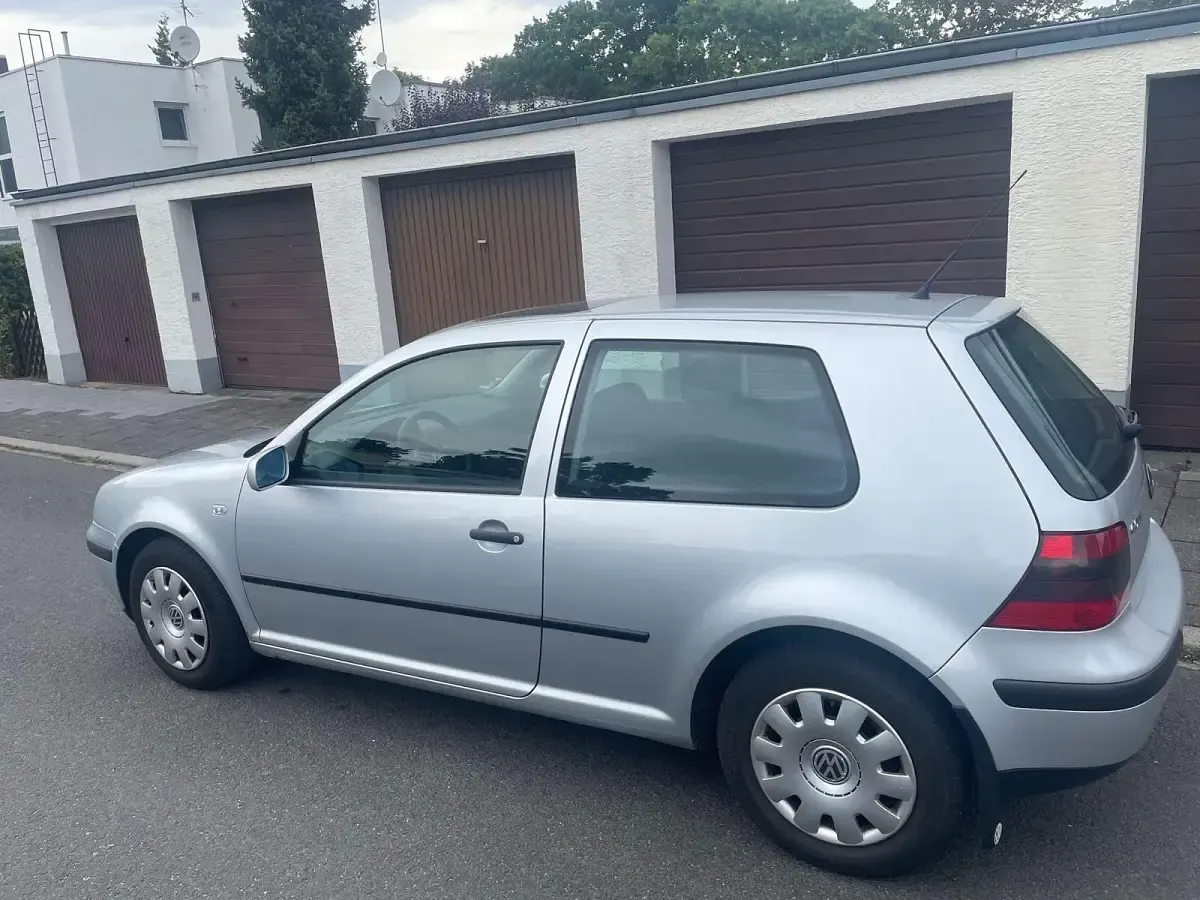 Gebraucht VW Golf IV 105 PS (77 kW) 2002 Silber Limousine
