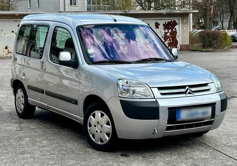 Gebraucht Citroën Berlingo 108 PS (79 kW) 2003 Silber Van / Kleinbus