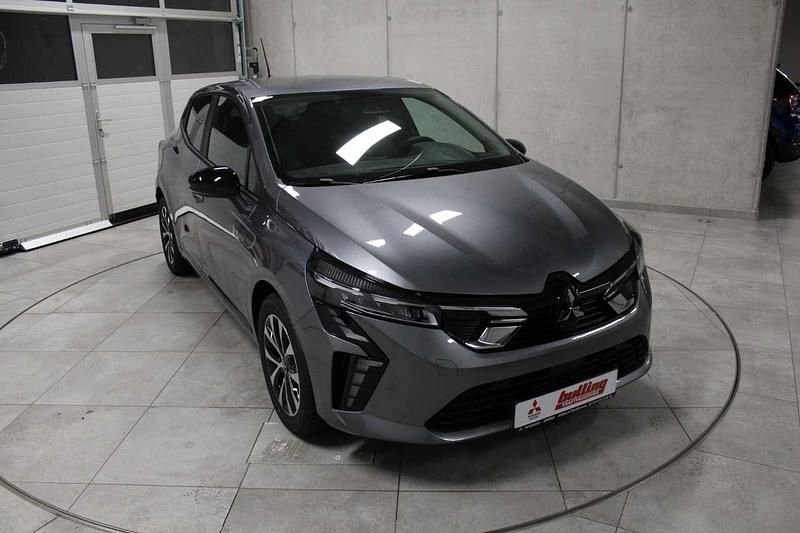 Neu Mitsubishi Colt Plus 143 PS (105 kW) 2025 Achatgrau Kleinwagen