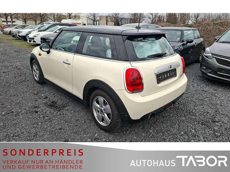 Gebraucht Mini Cooper 136 PS (100 kW) 2015 Pepper (old english) white Kleinwagen