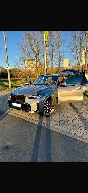 Grau Gebraucht 2024 BMW X5 SUV | 80.000 € (Guter Preis) - Bild 1/4