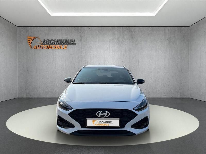 Gebraucht Hyundai i30 Advantage 101 PS (74 kW) 2024 Weiß Limousine