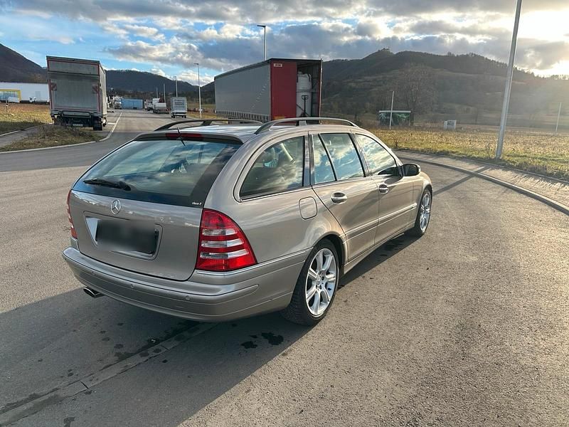 Gebraucht Mercedes C280 231 PS (169 kW) 2007 Silber Kombi
