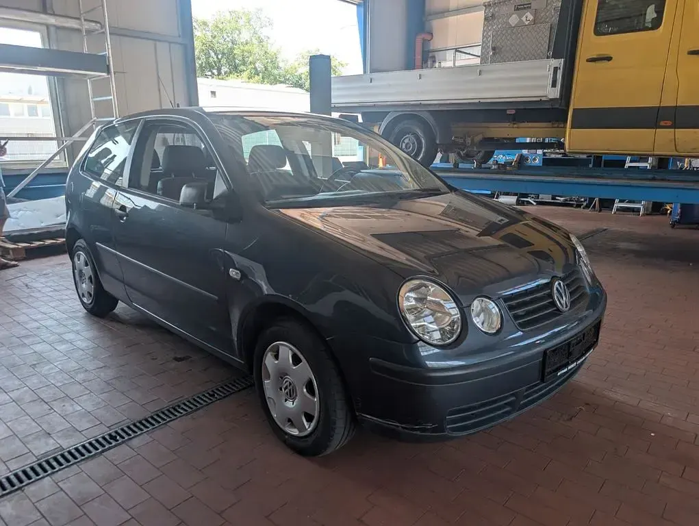 Gebraucht VW Polo 54 PS (39 kW) 2003 Grau Limousine