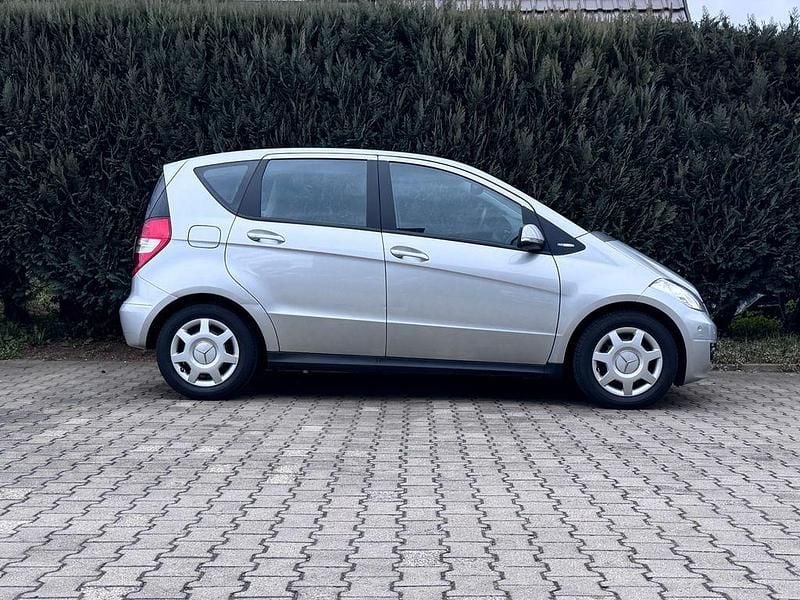 Gebraucht Mercedes A160 95 PS (69 kW) 2010 Silber Limousine