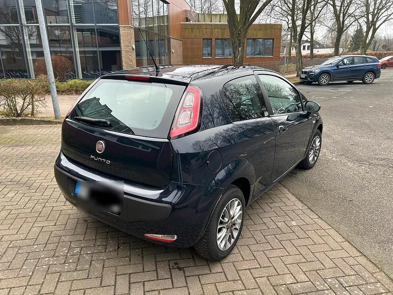 Gebraucht Fiat Punto 69 PS (50 kW) 2011 Blau Kleinwagen