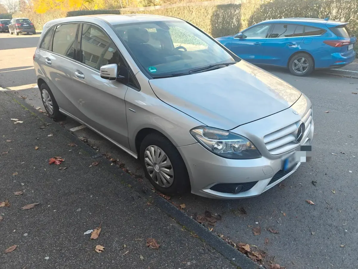 Gebraucht Mercedes B180 109 PS (80 kW) 2012 Kleinwagen