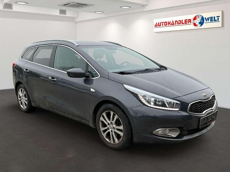 Gebraucht Kia Ceed Sportswagon DREAM-TEAM Edition 135 PS (99 kW) 2013 Grau Kombi