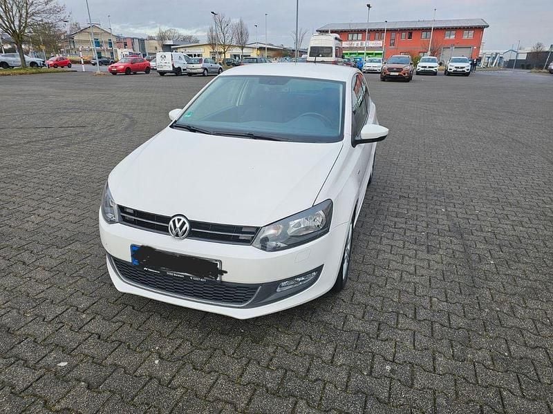 Gebraucht VW Polo Life 90 PS (66 kW) 2014 Weiß Kleinwagen