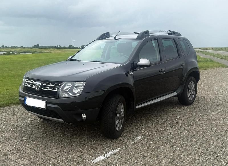 Schwarz Gebraucht 2016 Dacia Duster Prestige SUV | 7.999 € - Bild 1/4