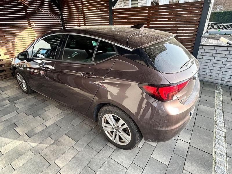 Gebraucht Opel Astra Dynamic 110 PS (80 kW) 2016 Braun Limousine